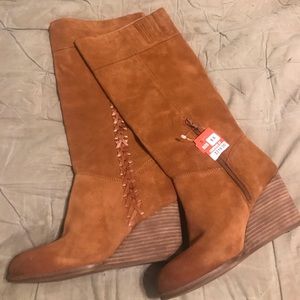 Lucky brand healed light brown boots- beautiful!